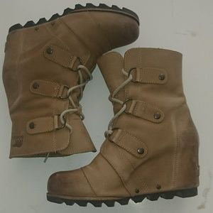 Sorel Joan of Arctic Wedge Boot fossil 7